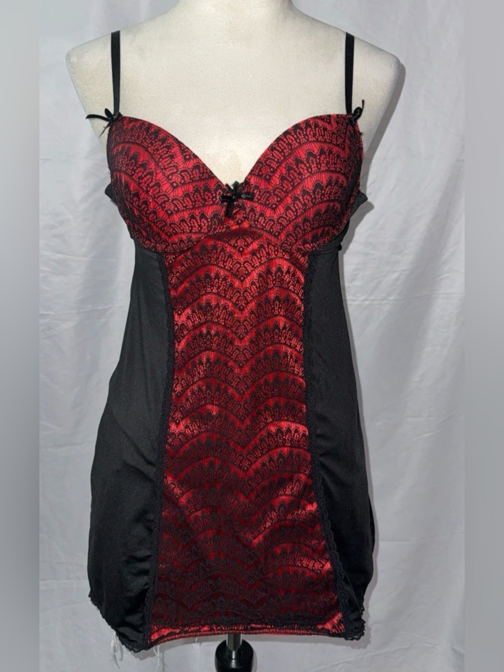 Marilyn Monroe Red and Black Lace-Front Strapless Slip Dress